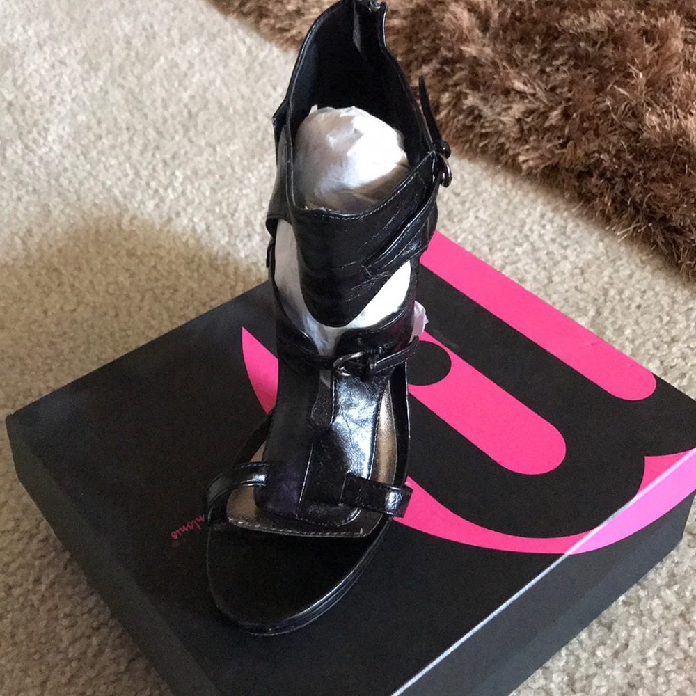 Black leather heel